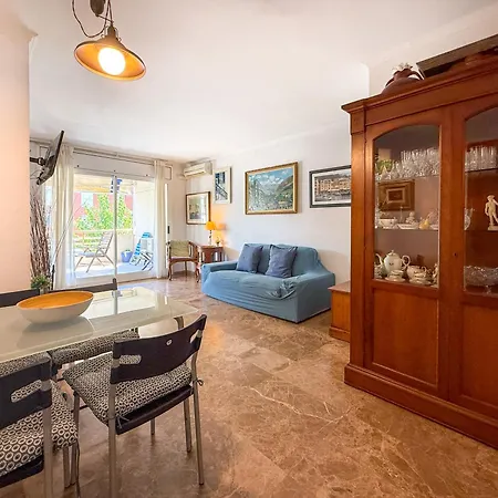 The Rose By Hello Homes Apartman